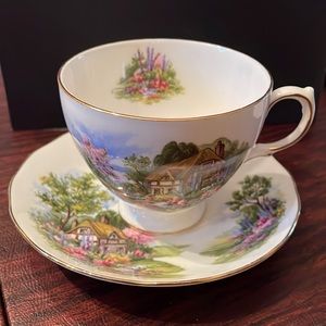 Royal Vale English Cottage Tea cup & saucer
